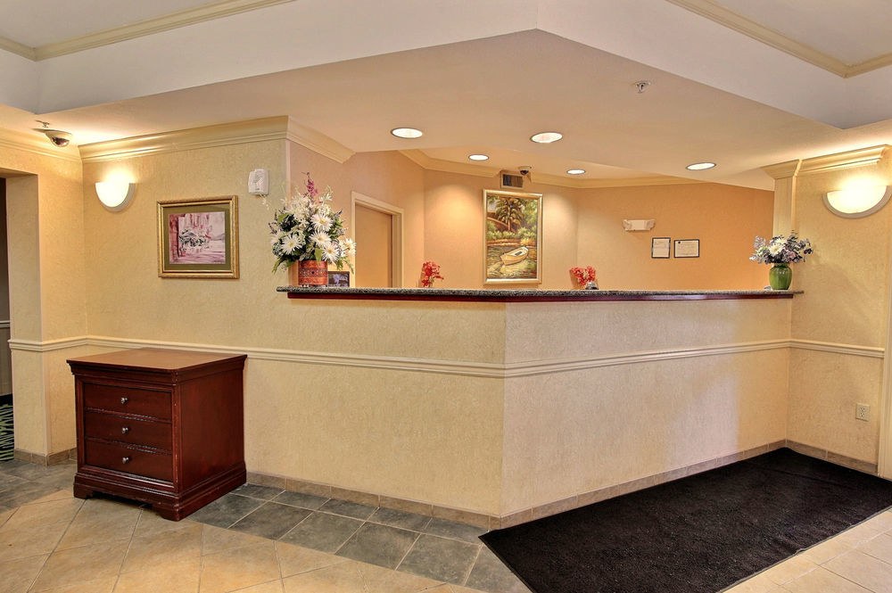 Crestwood Suites Of Newport News Zewnętrze zdjęcie