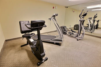 Crestwood Suites Of Newport News Zewnętrze zdjęcie