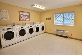 Crestwood Suites Of Newport News Zewnętrze zdjęcie